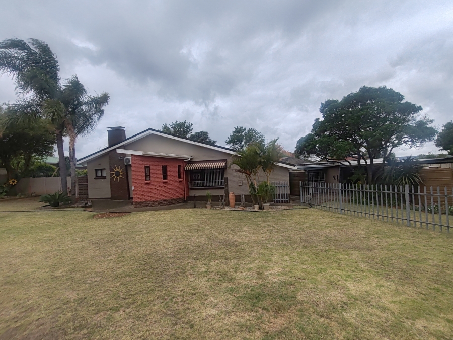 4 Bedroom Property for Sale in Vanes Estate Eastern Cape